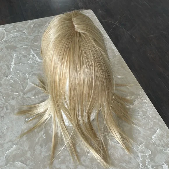 NWT wheat blonde topper light HAND TIED center part with bangs 16-17” new silk